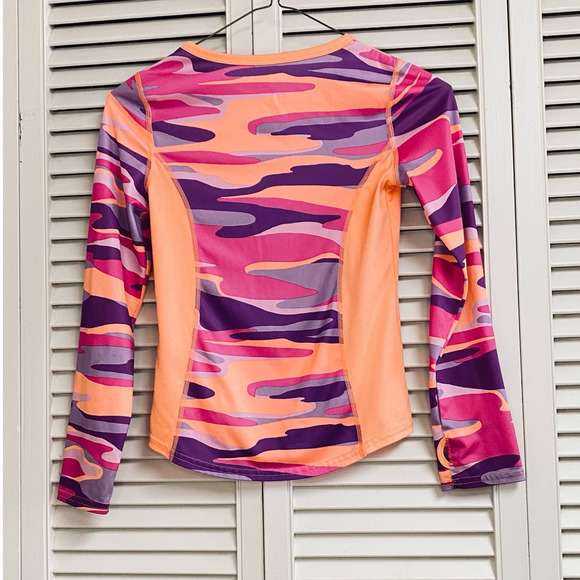 Danskin Activewear Top with Thumb Holsters - Picture 4 of 8